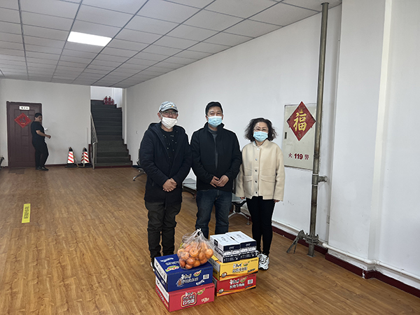 李鳳展、齊云龍慰問(wèn)龍江街道新光社區(qū)